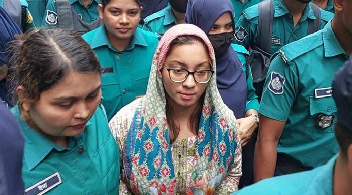চাঁদাবাজি মামলায় জামিন পেলেন মডেল মেঘনা আলম, কাশিমপুর থেকে মুক্তি
